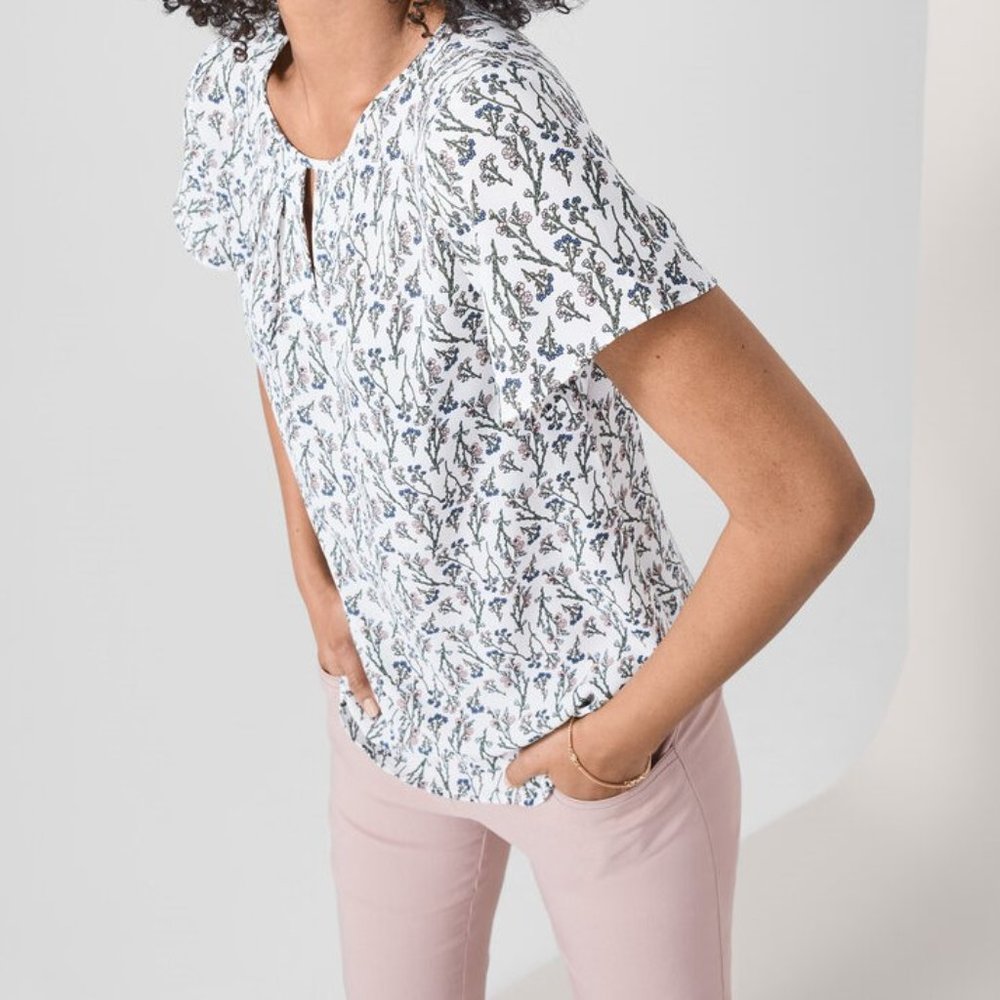 (NWT) Van Heusen || Women's Floral Spring Blouse || Medium